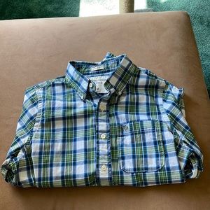 Abercrombie & Fitch Men’s Muscle Fit Button-down Shirt. Muscle Fit Medium